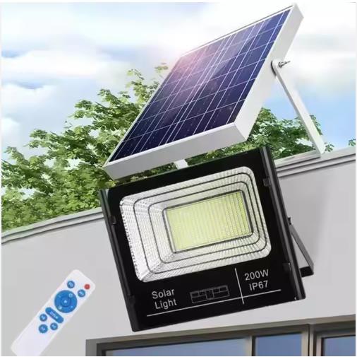 Led pha năng lượng mặt trời 100w